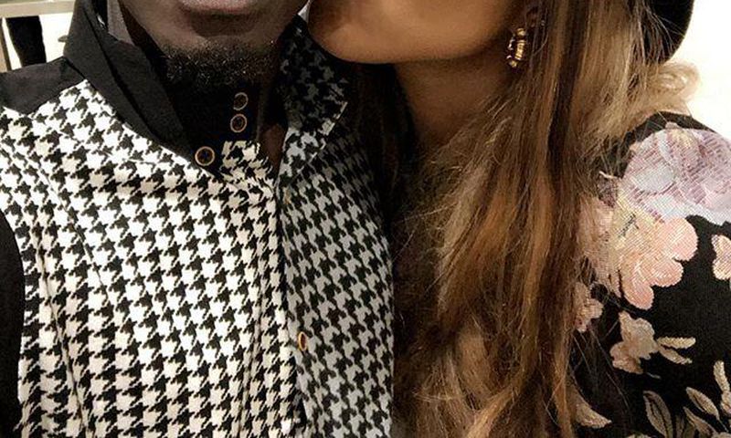 Photo: Joselyn Dumas kisses Lil Win