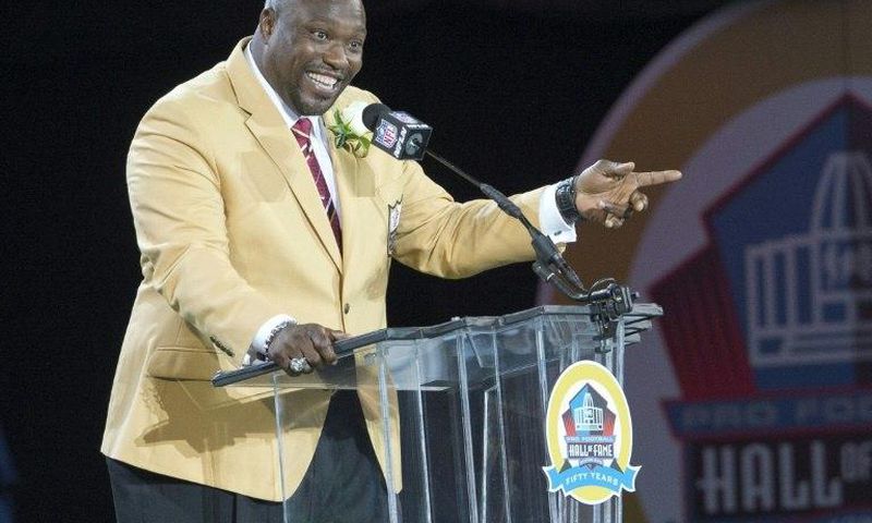 Former defensive tackle Warren Sapp, pictured in 2013, becomes the latest former NFL player to speak up about mental issues in the wake of concussions and head injuries suffered in his playing days