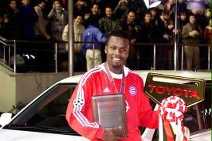 Sammy Kuffour’s late minute goal wins club world cup for Bayern Munich