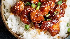 Crispy sesame chicken