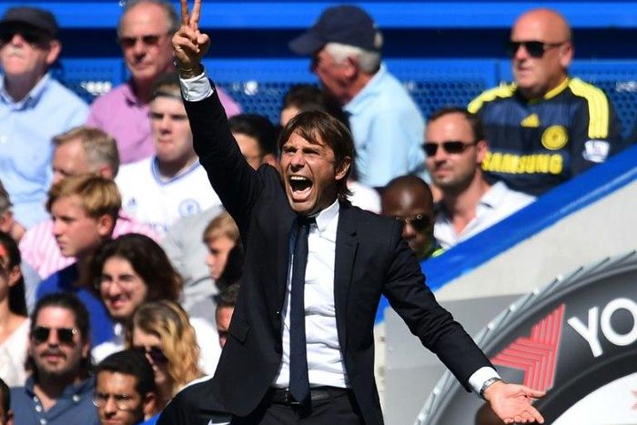 Chelsea's manager Antonio Conte shouts instructions during their English Premier League match against Everton, at Stamford Bridge in London, on August 27, 2017