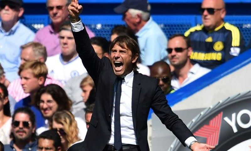 Chelsea's manager Antonio Conte shouts instructions during their English Premier League match against Everton, at Stamford Bridge in London, on August 27, 2017