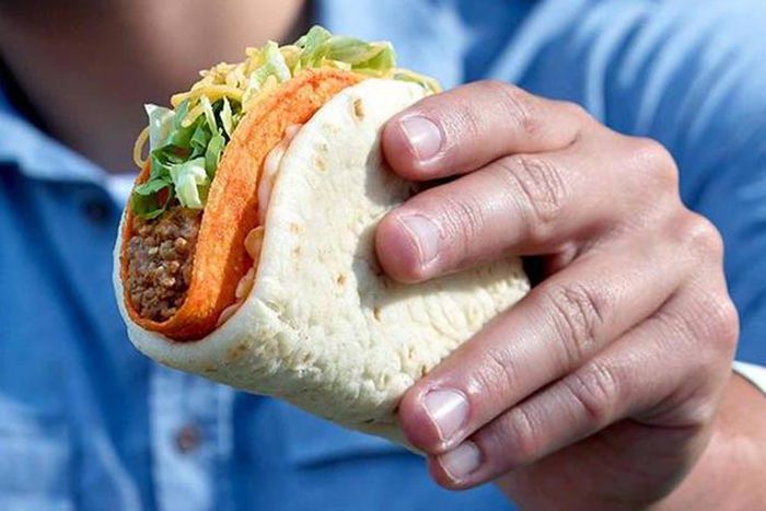 ___7063374___https:______static.pulse.com.gh___webservice___escenic___binary___7063374___2017___7___28___12___lyft-drivers-mad-taco-bell-pairing-up