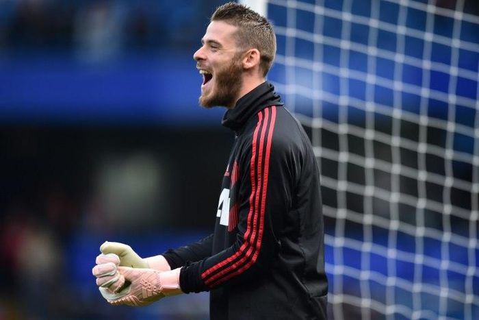 Manchester United are desperate to sign David de Gea on a long-term deal