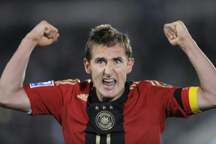 Germany's Miroslav Klose reacts after scoring his 3rd goal during the World Cup 2010 qualifying match Finland vs Germany september 10, 2008 at the Olympic Stadium in Helsinki