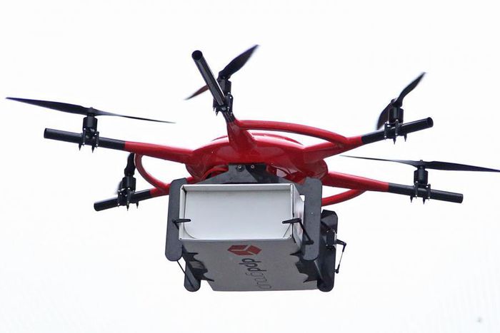 ___9165381___2018___12___4___11___Drone-sets-new-record-for-transporting-blood-samples