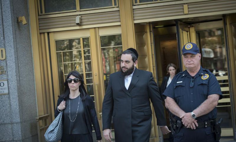 In Police Trial, Prosecutors Describe a 'Case of Old-Fashioned Bribery'