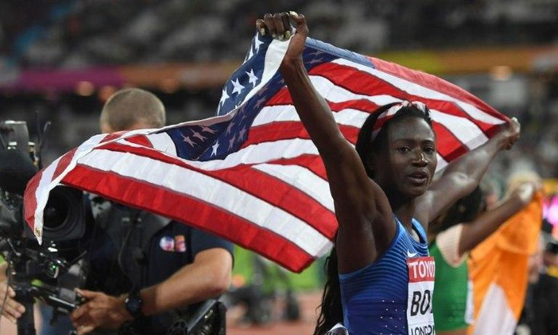 US athlete Tori Bowie celebrates gold after the final of the women's 100m at the 2017 IAAF World Championships in London on August 6, 2017