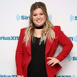 ___6948583___https:______static.pulse.com.gh___webservice___escenic___binary___6948583___2017___7___5___20___kelly-clarkson-fat-shaming