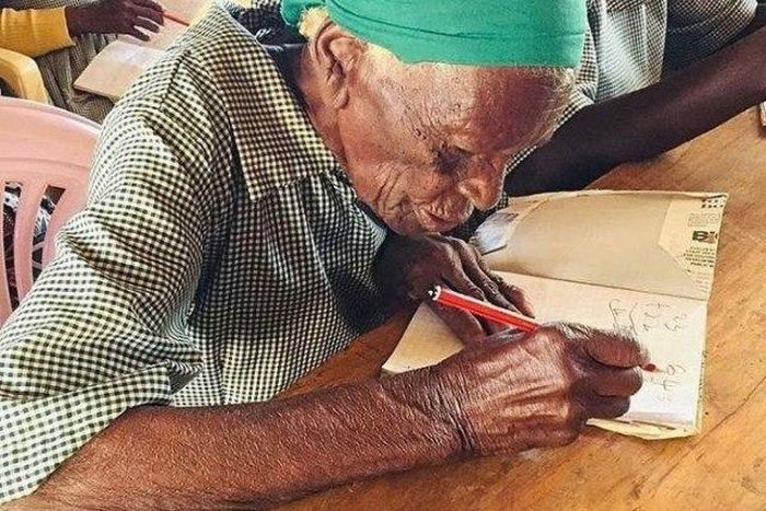 95-year-old woman enrolls in school to learn reading and writing
