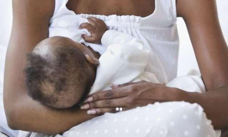 ___6985499___https:______static.pulse.com.gh___webservice___escenic___binary___6985499___2017___7___13___9___breast-feeding-anonymous-e1470381560199