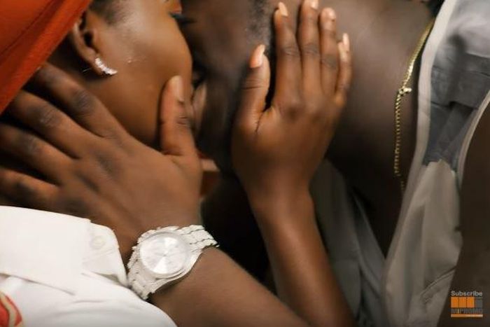 Medikal - Ayekoo ft. King Promise & Fella Makafui