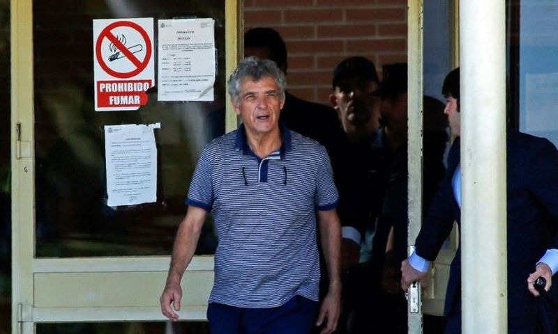 Former president of the Spanish Football Federation Angel Maria Villar leaves the prison of Soto del Real near Madrid on August 1, 2017 after being granted bail