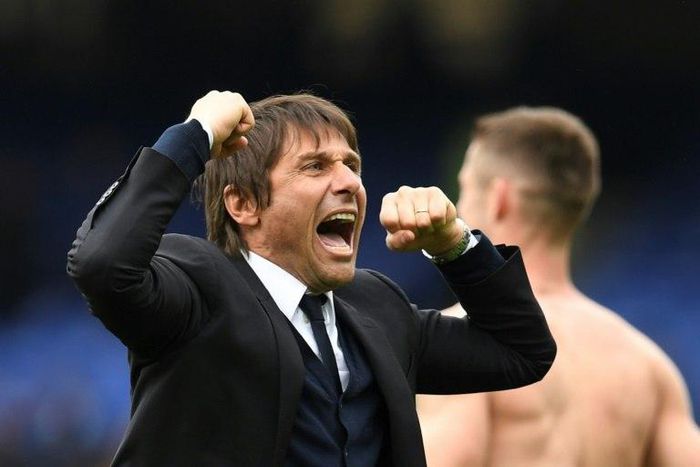 Chelsea's Italian head coach Antonio Conte celebrates victory at the end of the English Premier League football match between Everton and Chelsea on April 30, 2017