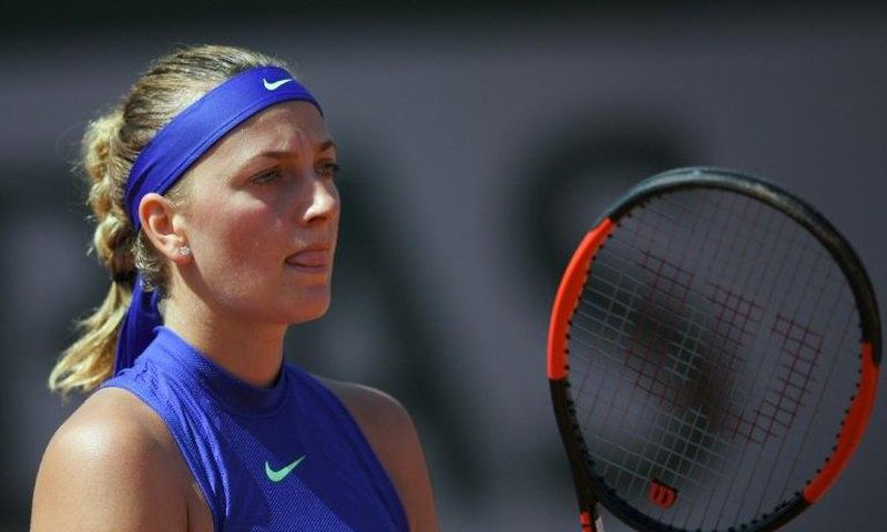 Czech Republic's Petra Kvitova reacts during her tennis match against US Bethanie Mattek-Sands at the Roland Garros 2017 French Open on May 31, 2017 in Paris