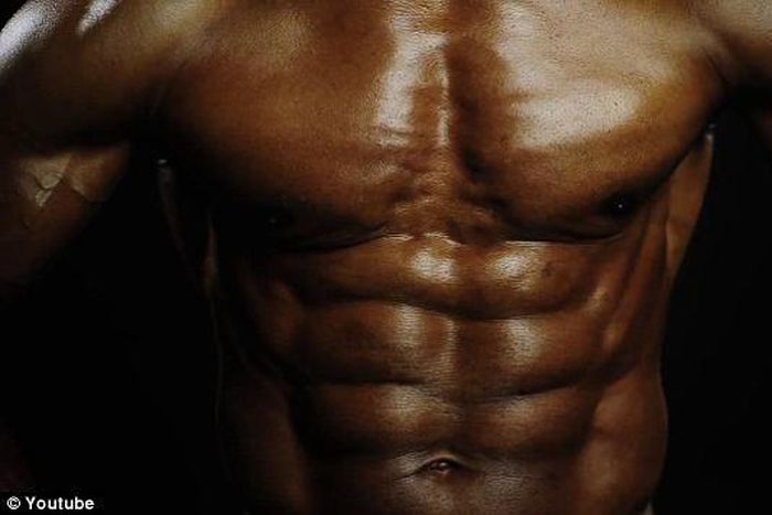 ___6978328___https:______static.pulse.com.gh___webservice___escenic___binary___6978328___2017___7___11___22___article-0-1B7AC3E700000578-906_634x356