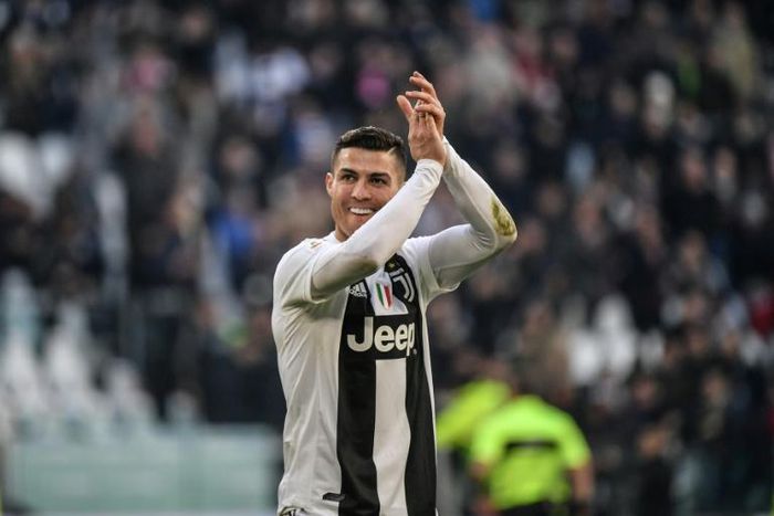 Cristiano Ronaldo scored the 100th goal in all competitions for Juventus in 2018