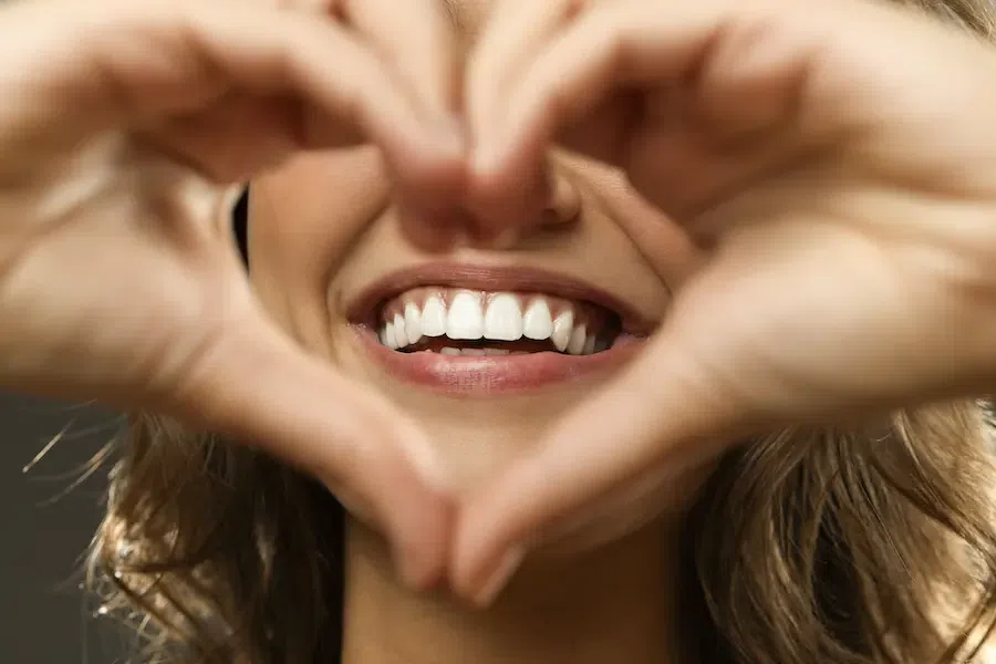 5 habits that instantly make you more attractive (no money needed)
