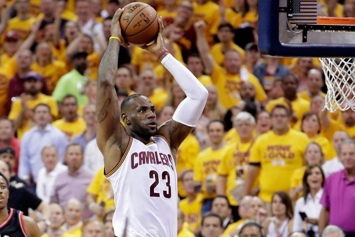 ___5076664___https:______static.pulse.com.gh___webservice___escenic___binary___5076664___2016___5___26___12___lebronjames-cropped_98qohacwtjoh1wvlt1msw9vf1