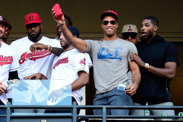 ___5641560___https:______static.pulse.com.gh___webservice___escenic___binary___5641560___2016___10___22___14___cavs-cheer-on-indians_10n6jfspbpplw1slo4kot07u5z