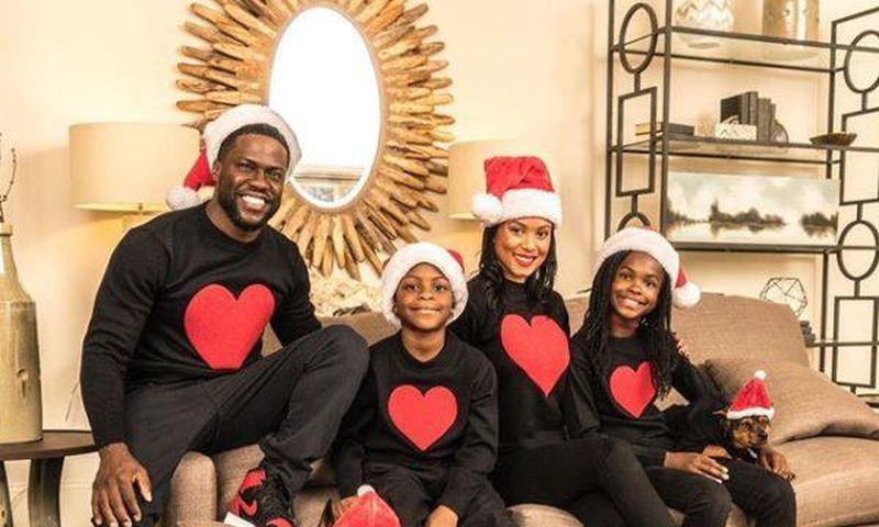 Kevin Hart and family in Christmas themed photo