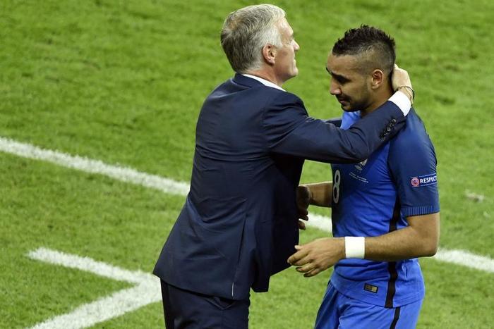 ___5136996___https:______static.pulse.com.gh___webservice___escenic___binary___5136996___2016___6___11___7___didier-deschamps-dimitri-payet-cropped_rgqhzut7xwi71q2mmfx12er9n