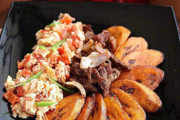 How to prepare fried plantain and egg stew (Foodace)