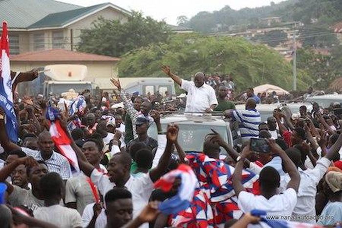 Addressing residents of Obuasi on Friday, July 15, 2016, the NPP flag bearer said his party will ensure the re-opening and full operation of the Anglogold Ashanti mine, for business and commercial activities to pick up in town.