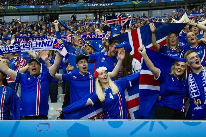___5222611___https:______static.pulse.com.gh___webservice___escenic___binary___5222611___2016___7___4___5___iceland-fans-cropped_1drcwwila65wz1ez5qn791a5ro