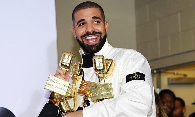 Drake has become the biggest single year winner ever, at the 2017 Billboard Music Awards which held on Sunday, May 21, 2017.