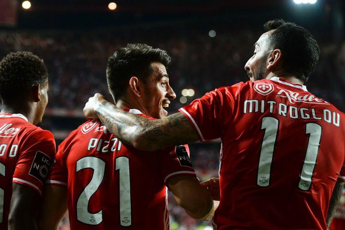 ___5538745___https:______static.pulse.com.gh___webservice___escenic___binary___5538745___2016___9___27___20___andre-carillo-pizzi-kostas-mitroglou-cropped_1mhcjbdny7vw31ulb2on0zy9rh_2