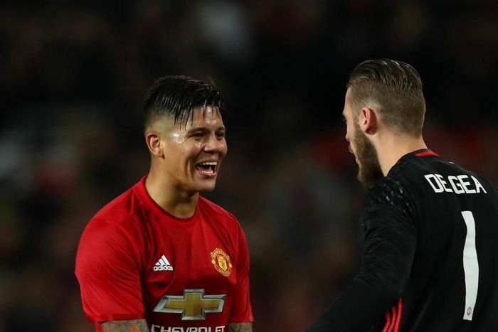 ___5665011___https:______static.pulse.com.gh___webservice___escenic___binary___5665011___2016___10___27___14___marcos-rojo-david-de-gea-cropped_hkbws1szo9he17927jch5opjm_1