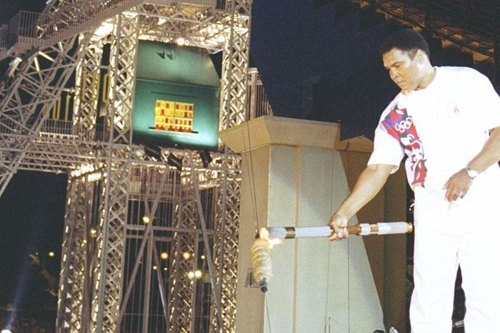 ___5111606___https:______static.pulse.com.gh___webservice___escenic___binary___5111606___2016___6___4___7___ali-muhammad-6316-usnews-getty-ftr_14xygm2pqblz4101bugs6n3rba