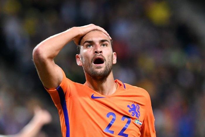 Wesley Sneijder will miss the mouthwatering visit of France in Monday's World Cup qualifier