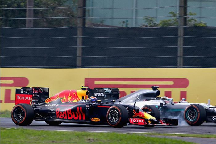 ___5584020___https:______static.pulse.com.gh___webservice___escenic___binary___5584020___2016___10___9___19___verstappenhamilton-cropped_g1bmnrxmppgh12ydo7cxcp0ve