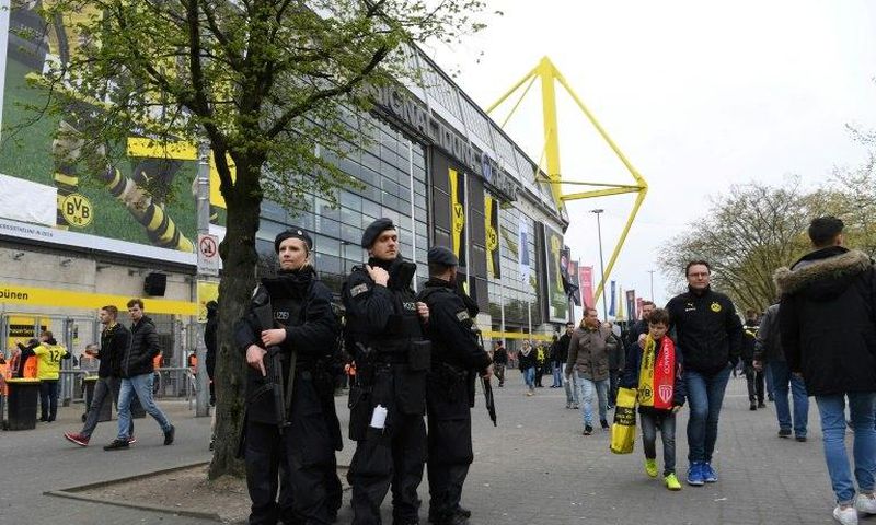 Police in Germany are focusing their probe into the Dortmund bombing on a sole "Islamist" suspect in custody