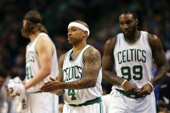 Isaiah Thomas scores 25 points as the Boston Celtics beat the Washington Wizards 110-102