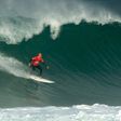 American professional surfer Kelly Slater competes in the men's qualifying series at the Quiksilver & Roxy Pro France 2016 surf competition on October 4, 2016 in Hossegor