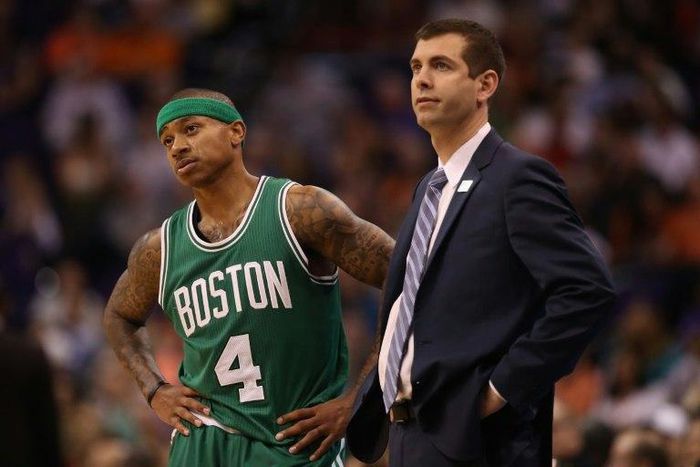 Isaiah Thomas and head coach Brad Stevens of the Boston Celtics, seen during a NBA game in Phoenix, Arizona, on March 5, 2017