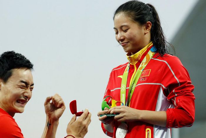 ___5382188___https:______static.pulse.com.gh___webservice___escenic___binary___5382188___2016___8___15___19___chinese-diver-engagement-081516-getty-ftr_1dp9mzbm997gc1qjaa6az15dmf_2