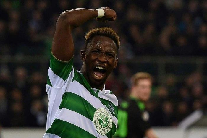 Celtic's French striker Moussa Dembele celebrates scoring the equalizer from the penalty spot against Borussia Moenchengladbach on November 1, 2016