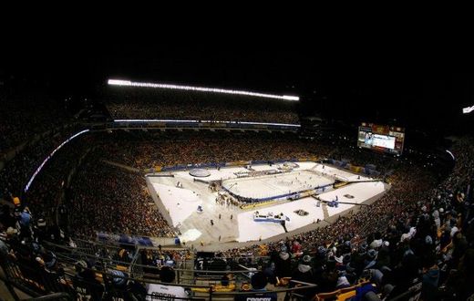 Heinz Field will host an outdoor regular-season contest betweet the Pittsburgh Penguins and the Philadelphia Flyers