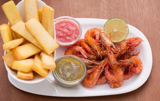 Fried yam with crispy fried shrimps (Telandeworld)