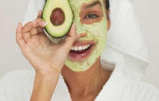 Using avocado as face mask