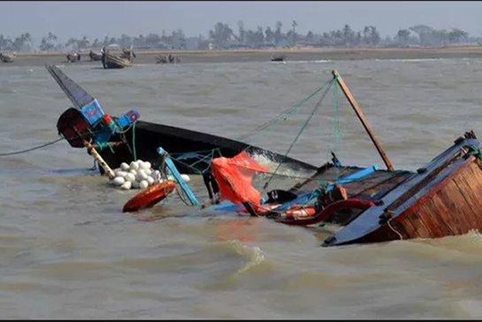 The boat, according to Gbedeho, was coming from Grube to Yeji carrying 57 passengers when suddenly the boat hit a tree stump.