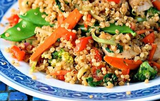Quinoa stir-fry with chicken