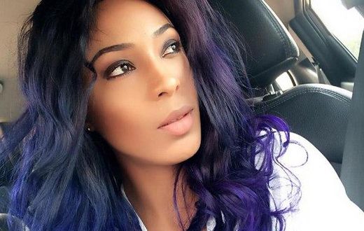 Nikki Samonas in a car