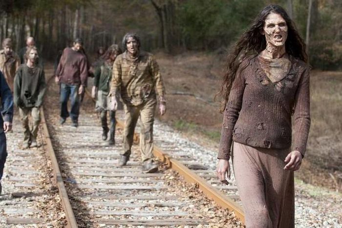 ___4274417___https:______static.pulse.com.gh___webservice___escenic___binary___4274417___2015___10___19___15___fear-the-walking-dead-neighborhood