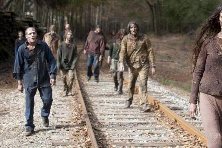 ___4274417___https:______static.pulse.com.gh___webservice___escenic___binary___4274417___2015___10___19___15___fear-the-walking-dead-neighborhood
