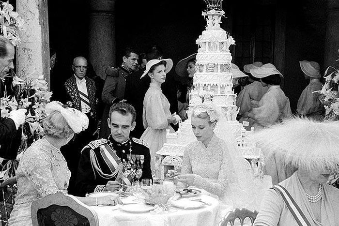 100 years of wedding cakes